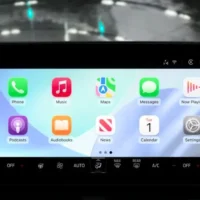 Apple Unveils Smart Display Zoom and New Messaging Features in iOS 26 for CarPlay